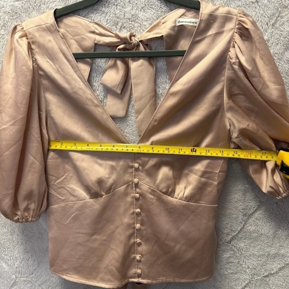 Abercrombie & Fitch Satin‎ Blouse M Champagne Beige Puff Sleeve Tie Back V-Neck
